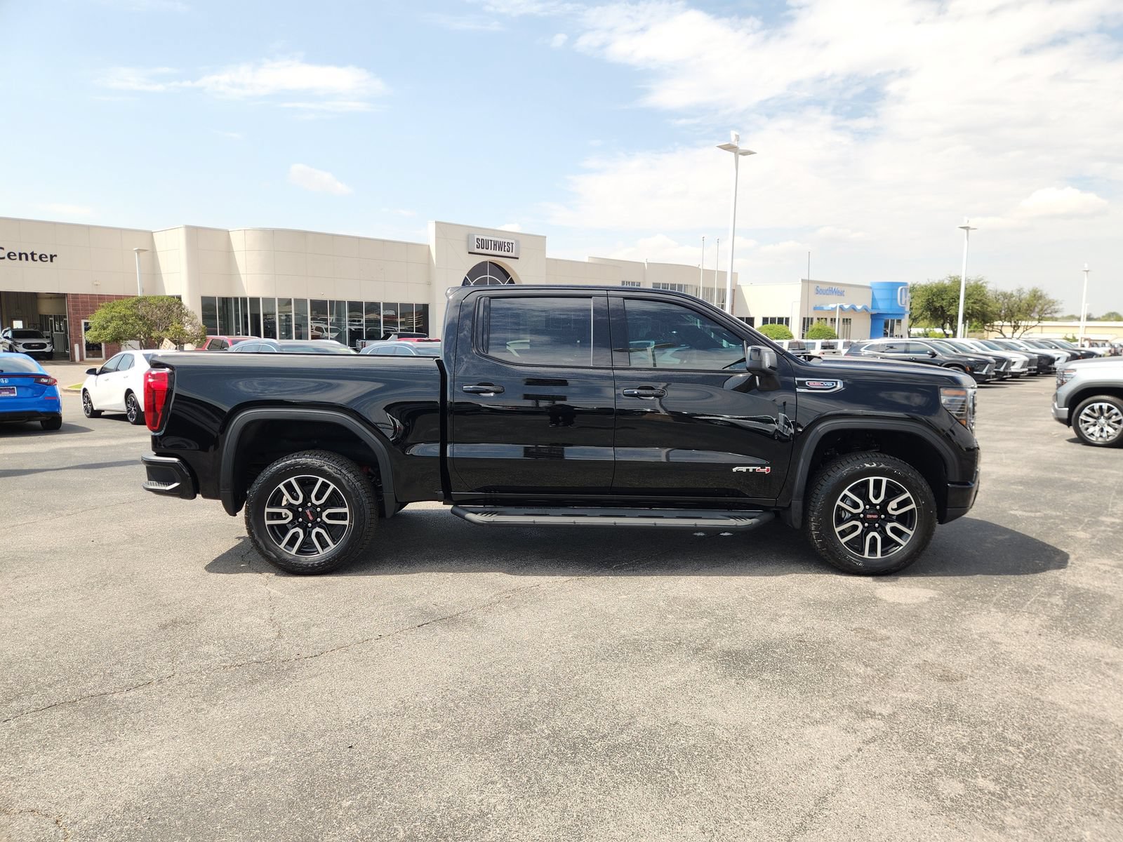 New 2026 GMC Sierra 1500 AT4 w/ AT4 Premium Package AWD/4WD image 7