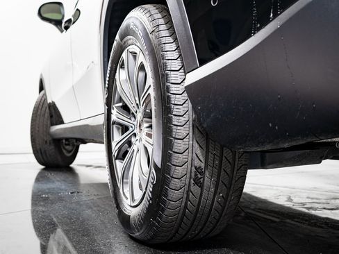 Certified 2025 Mercedes-Benz GLC 300 4MATIC image 40