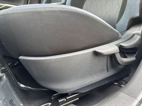 Used 2025 Nissan Versa SV FWD image 21