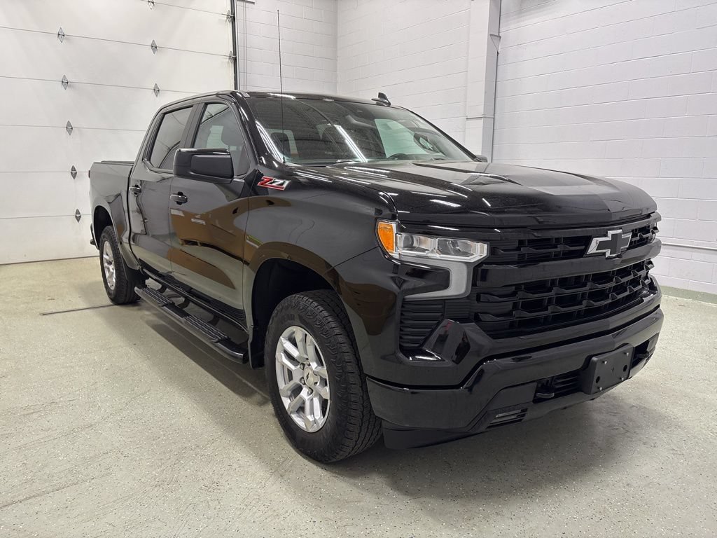 Used 2024 Chevrolet Silverado 1500 RST AWD/4WD image 2