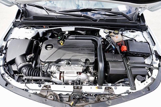 Used 2025 Chevrolet Malibu RS FWD image 16