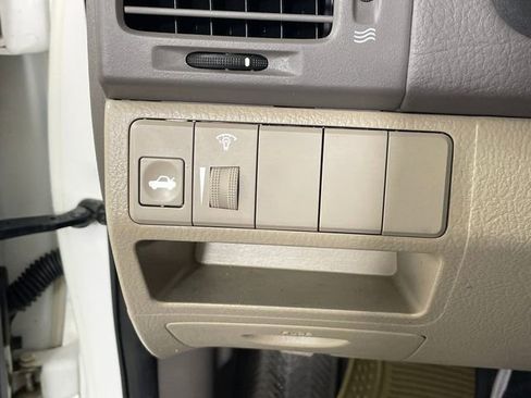 Used 2009 Kia Spectra EX image 14