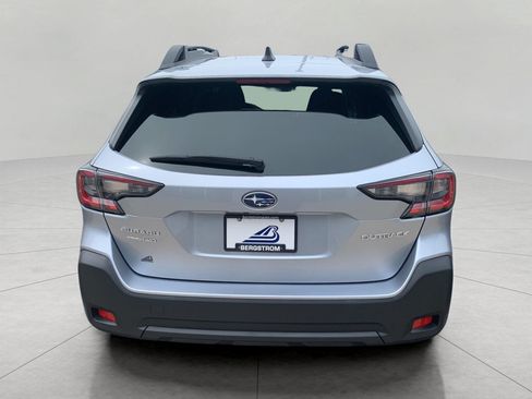 Used 2024 Subaru Outback Premium AWD/4WD image 6