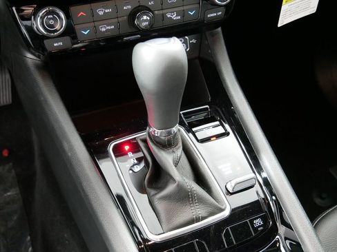 Used 2024 Jeep Compass Latitude w/ Convenience Group image 10