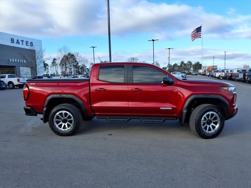 Used 2025 GMC Canyon Elevation w/ Convenience Package image 2