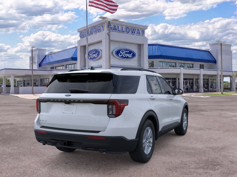 New 2026 Ford Explorer Active RWD image 8