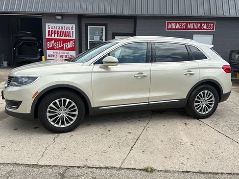 Used 2016 Lincoln MKX Select w/ Select Plus Package AWD/4WD image 2