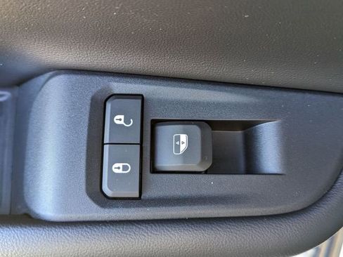 New 2025 Jeep Grand Cherokee Altitude image 30