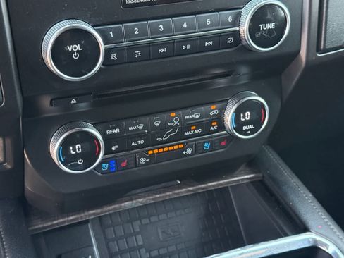 Used 2018 Ford Expedition Limited w/ Equipment Group 301A RWD image 22