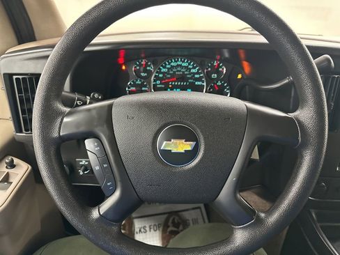 Used 2011 Chevrolet Express 1500 image 41