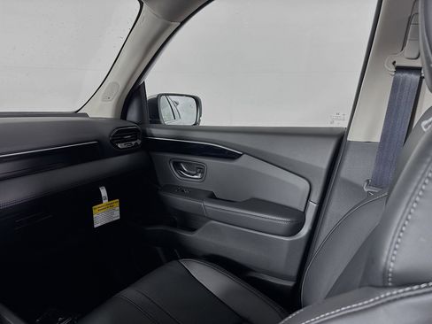 New 2025 Honda Pilot Touring image 29
