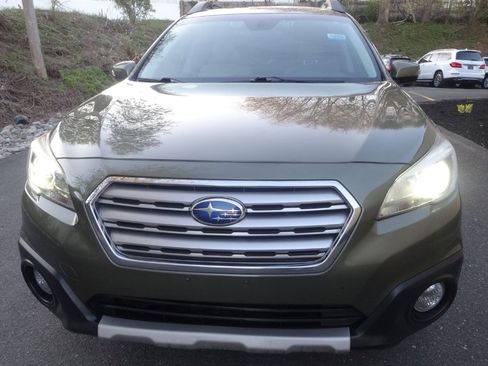 Used 2017 Subaru Outback 2.5i Limited AWD/4WD image 4