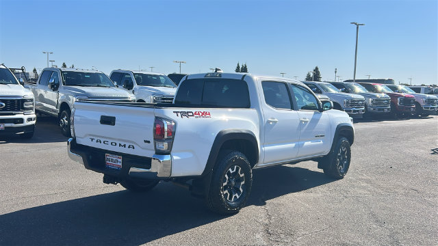 Used 2023 Toyota Tacoma TRD Off-Road AWD/4WD image 3