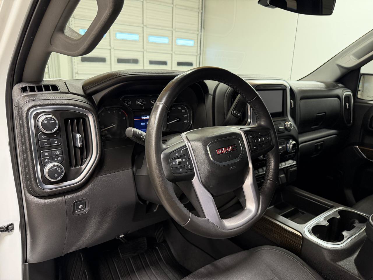 Used 2021 GMC Sierra 1500 Elevation w/ Preferred Package AWD/4WD image 13