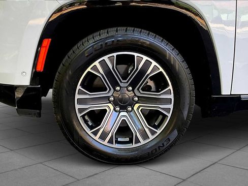 Used 2024 Jeep Wagoneer 4WD w/ Premium Group I image 9