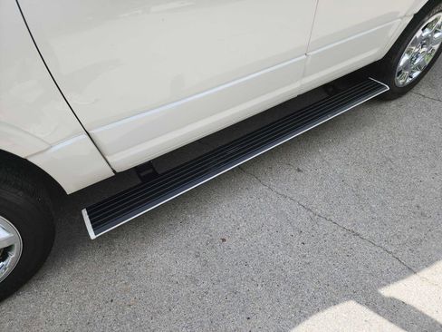 Used 2013 Ford Expedition Limited image 13