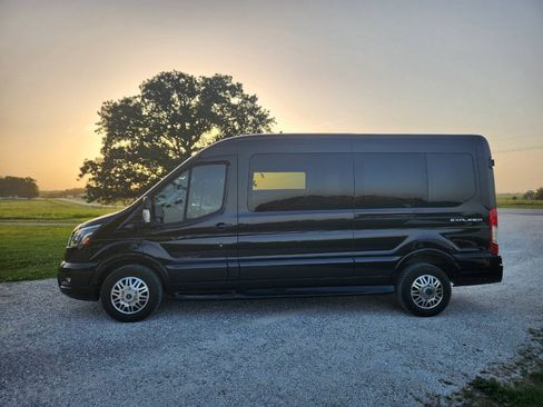 Used 2022 Ford Transit 250 Medium Roof AWD image 8