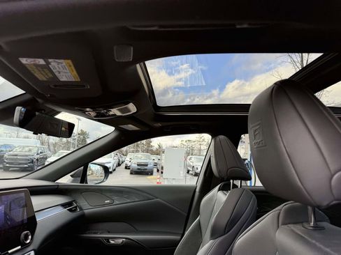 Used 2024 Lexus RX 500h F Sport image 14