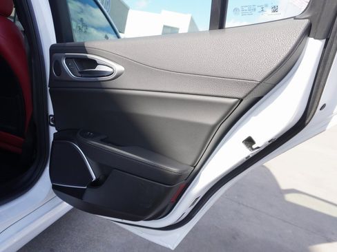 Used 2022 Alfa Romeo Giulia Veloce image 21