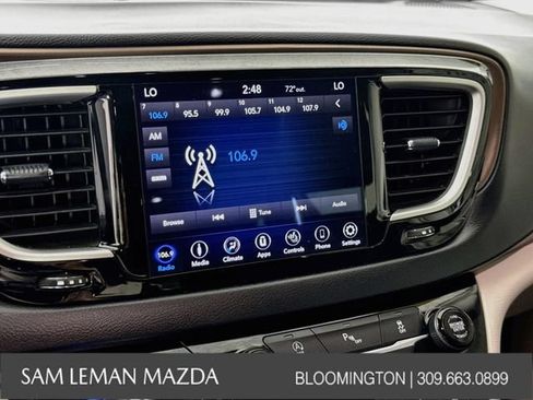 Used 2018 Chrysler Pacifica Touring-L w/ Premium Audio Group FWD image 14