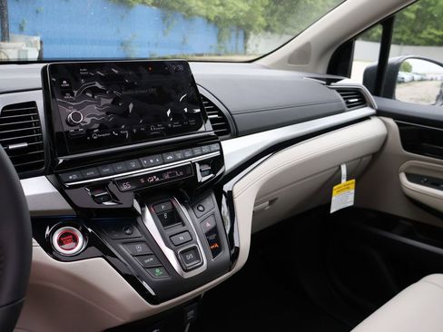New 2026 Honda Odyssey Touring image 33