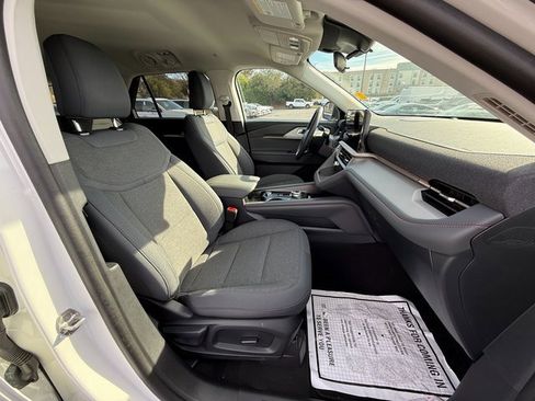 New 2025 Ford Explorer Active image 10