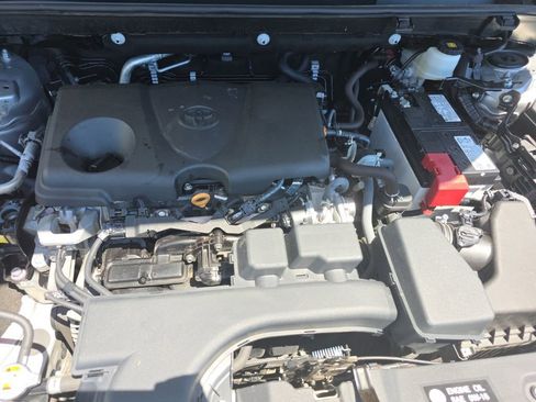 Used 2024 Toyota RAV4 XLE FWD image 33