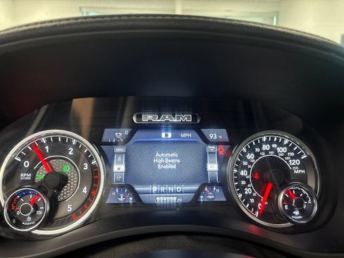 Used 2024 RAM 2500 Laramie AWD/4WD image 25