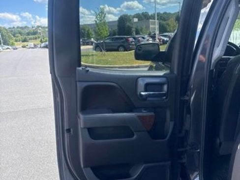 Used 2016 GMC Sierra 1500 SLT w/ SLT Preferred Package AWD/4WD image 18