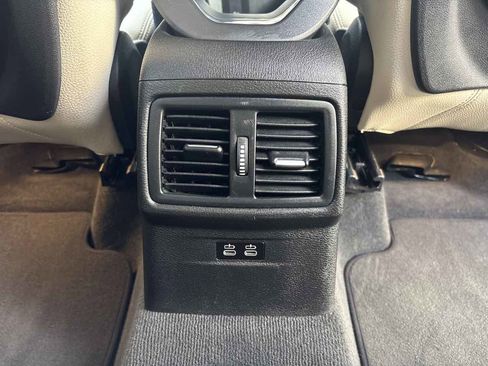 Used 2018 BMW X1 sDrive28i w/ Convenience Package image 16