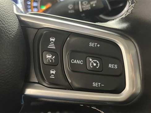 Used 2021 Jeep Gladiator Overland w/ Uconnect 4C Nav & Sound Group image 17