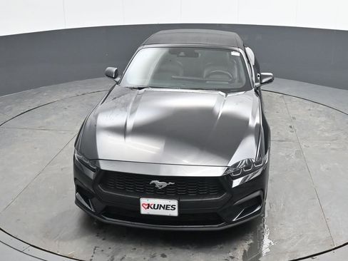 Used 2025 Ford Mustang Premium image 39