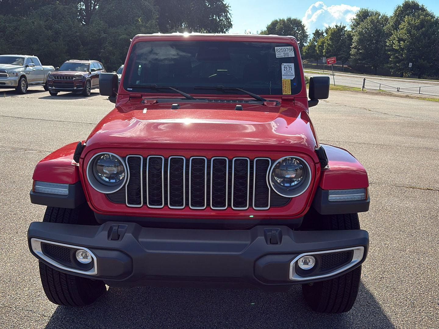 Used 2026 Jeep Wrangler Unlimited Sahara AWD/4WD image 2