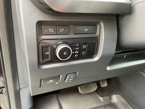 Used 2023 Ford F350 Lariat image 25