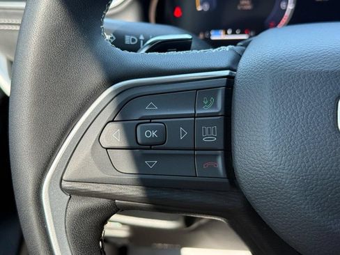Used 2023 Jeep Grand Cherokee Altitude AWD/4WD image 14