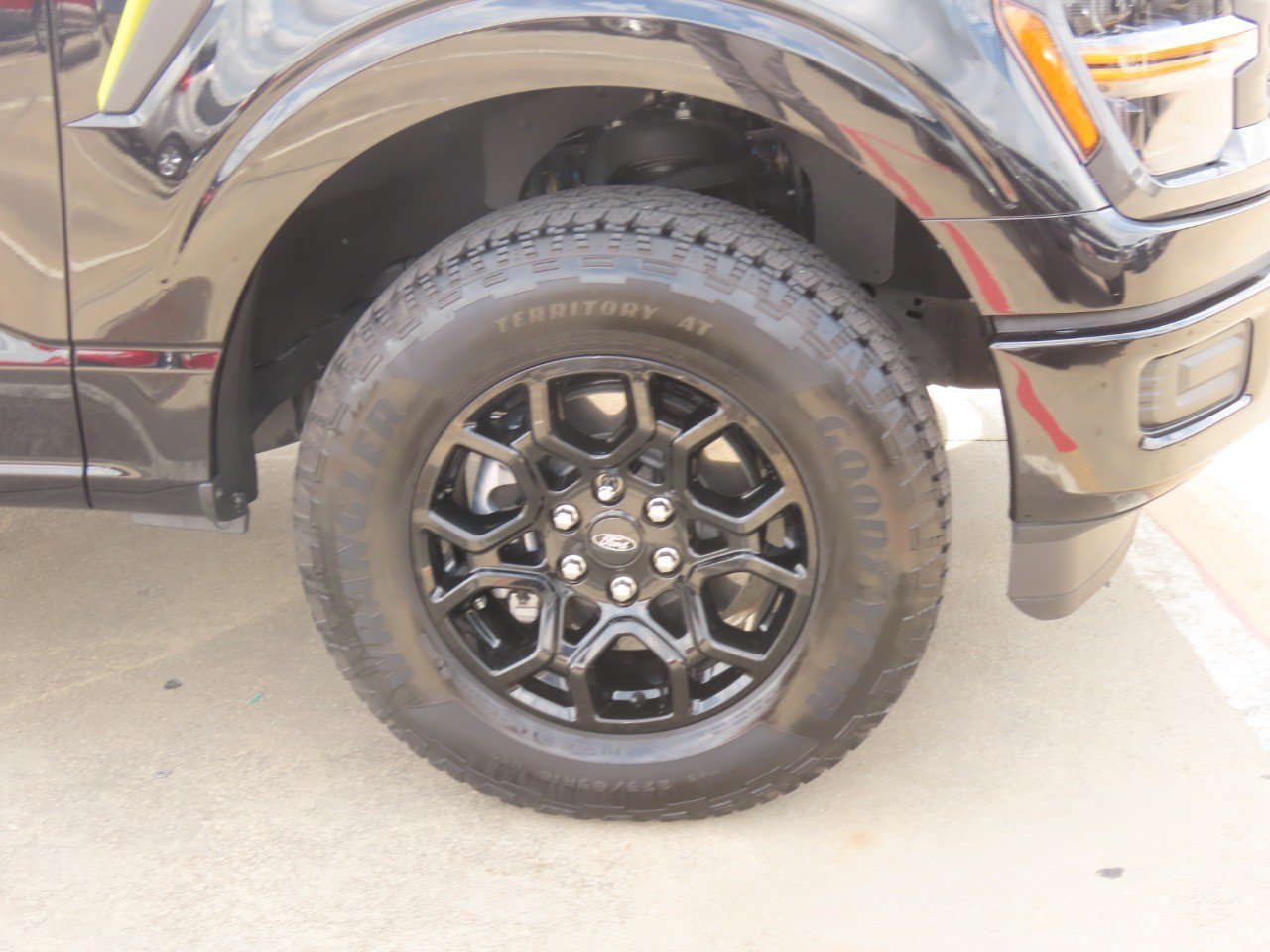 Used 2025 Ford F150 STX AWD/4WD image 9