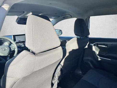 Certified 2025 Toyota RAV4 XLE image 17