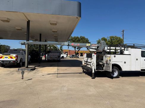 Used 2017 Ford F550 2WD Regular Cab Super Duty image 39