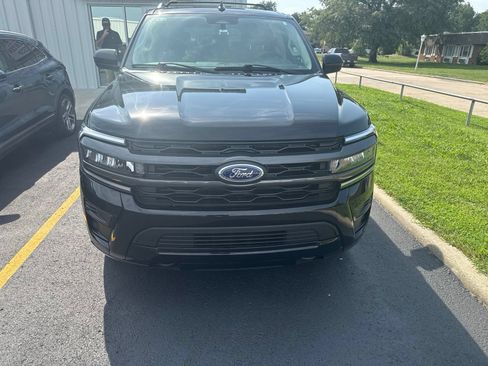 Used 2024 Ford Expedition Max XLT AWD/4WD image 9