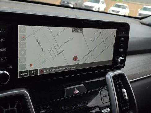 Used 2023 Kia Sorento S w/ Panoramic Sunroof Package AWD/4WD image 9