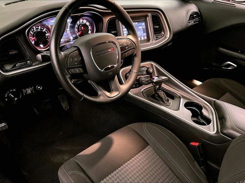 Used 2019 Dodge Challenger SXT w/ Driver Convenience Group image 12