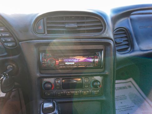 Used 2001 Chevrolet Corvette Convertible w/ Preferred Equipment Group2 image 10