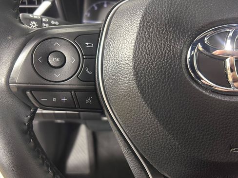 Used 2025 Toyota Corolla SE FWD image 30