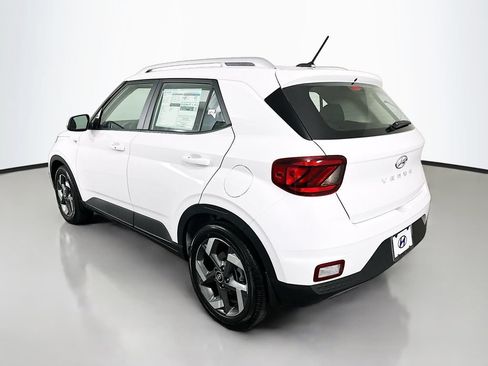 New 2026 Hyundai Venue SEL FWD image 7