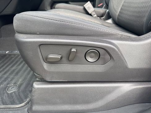 Used 2024 Chevrolet Silverado 1500 Custom AWD/4WD image 10