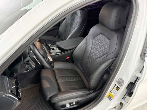 Used 2023 BMW 530e xDrive w/ Premium Package image 13