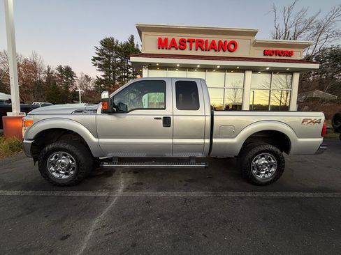 Used 2016 Ford F250 XLT w/ XLT Premium Package image 11