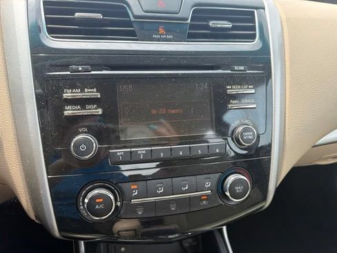 Used 2015 Nissan Altima 2.5 S w/ Power Driver Seat Package FWD image 17