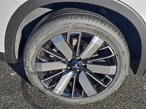 New 2026 Mitsubishi Outlander SE image 5