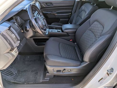 Used 2023 Nissan Pathfinder SV AWD/4WD image 11